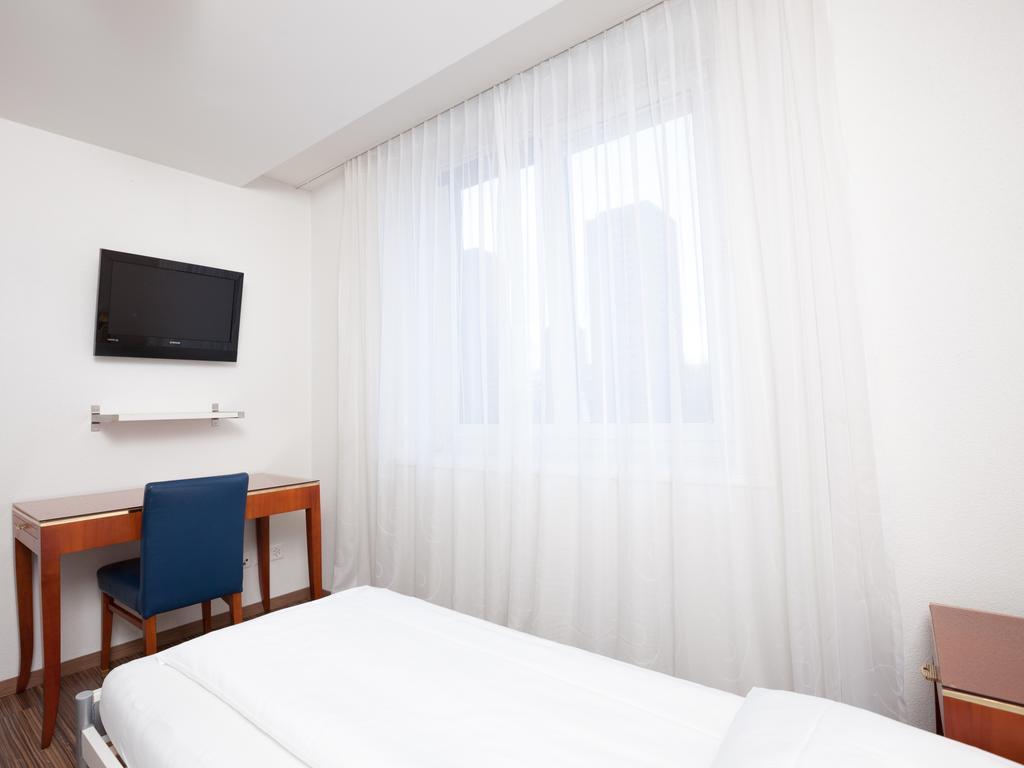 Apartamento Swiss Star Marc Aurel - Self Check-In Zúrich Habitación foto